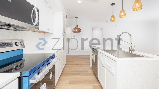 Building Photo - Unit 207