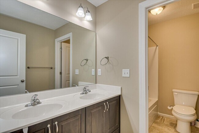 Building Photo - 852 Williford Run Dr