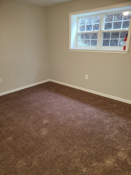 Building Photo - 2714 Stanton Rd SE