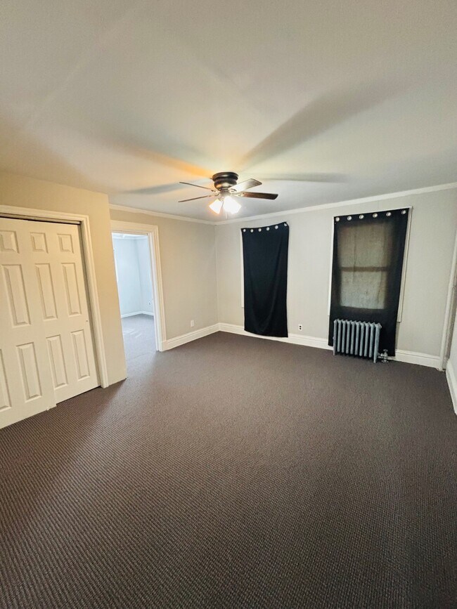 Building Photo - 232 Glen Cove Ave