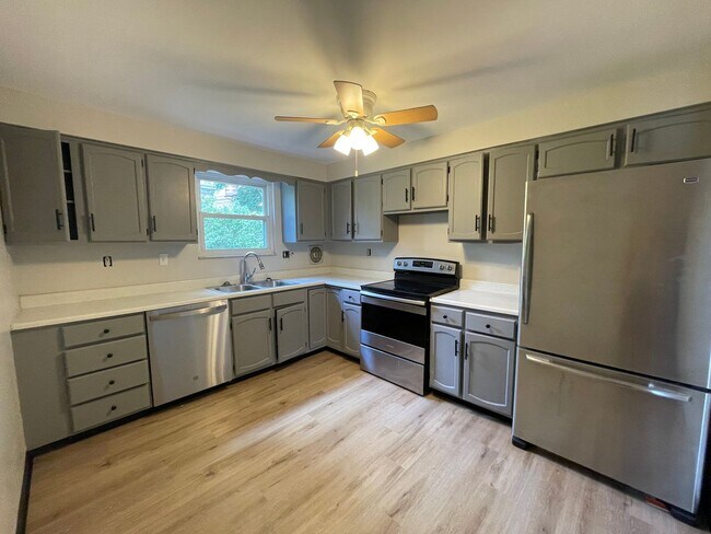 Primary Photo - 112 Woodlawn Ave