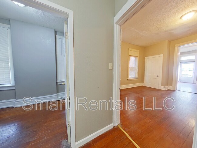 Building Photo - 2711 Keokuk St