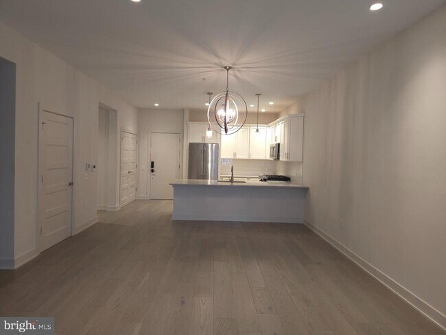 Building Photo - 575 S Goddard Blvd