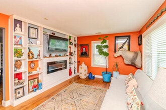 Building Photo - This charming 3-bedroom, 1-bathroom home
