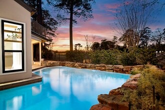 Building Photo - 15 Crinkleroot Ct