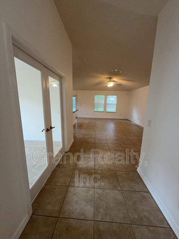 Building Photo - 4857 Makenna Cir