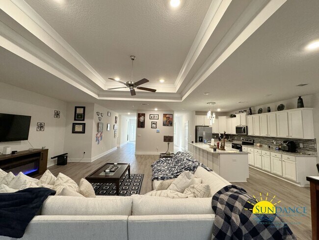 Building Photo - Stunning 4 Bedroom Home in Hillwood Estates, Crestview!