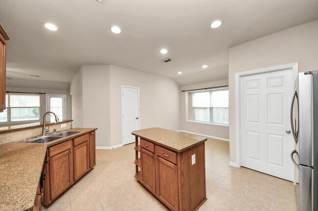 Building Photo - 7730 Trail Hollow