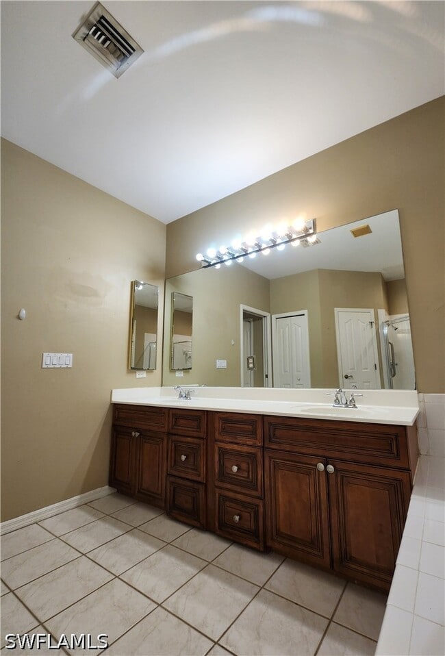 Building Photo - 11082 Lakeland Cir