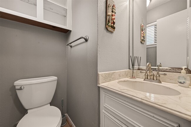 Building Photo - 3204 Farmers Field