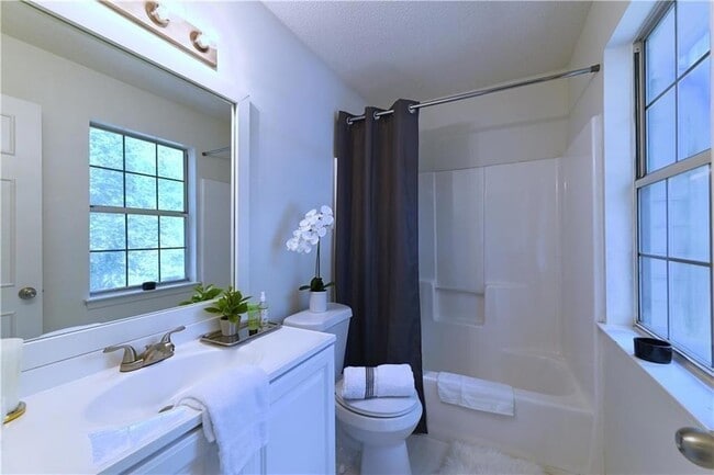 Building Photo - 1697 Cedar Bluff Way