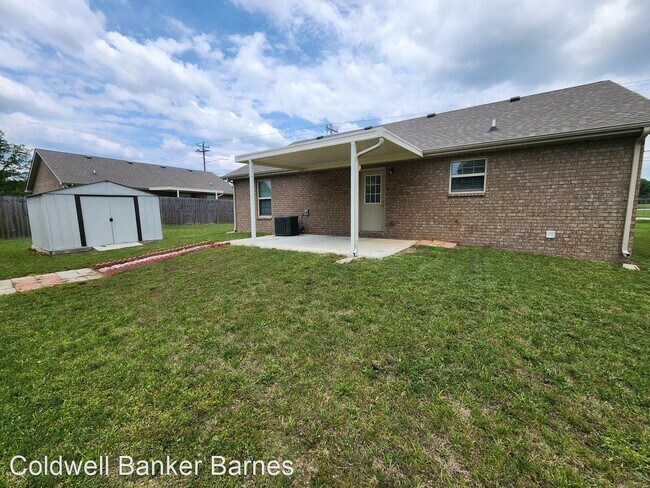 Building Photo - 3 br, 2 bath House - 395 Hendrixson Dr.