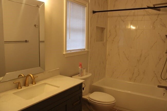 Building Photo - 110 Sandalwood Dr