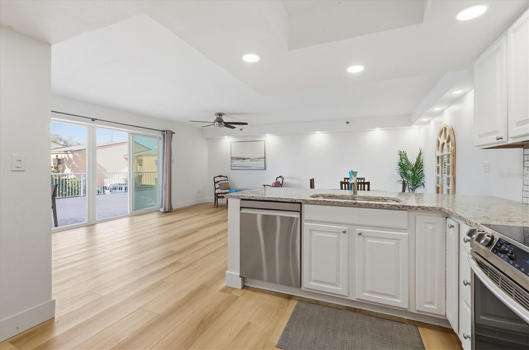 Building Photo - 7430 Sunshine Skyway Ln S