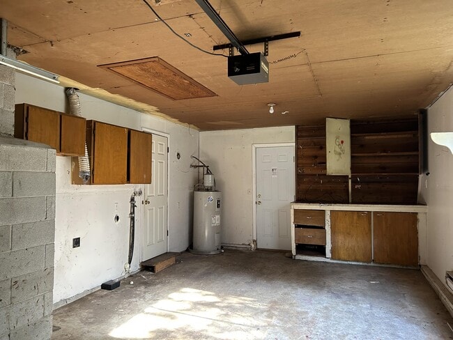 Building Photo - 1838 10th Ave SE