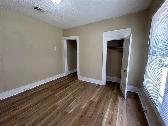 Building Photo - 134 N Carlen St