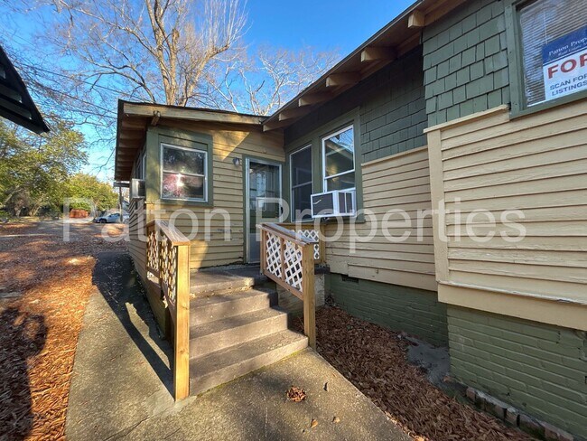 Building Photo - 2223-2225 Greene Street - Inside CoC - R11409-17-07