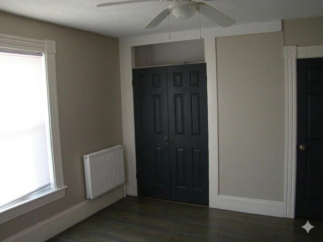 Building Photo - 86 School St