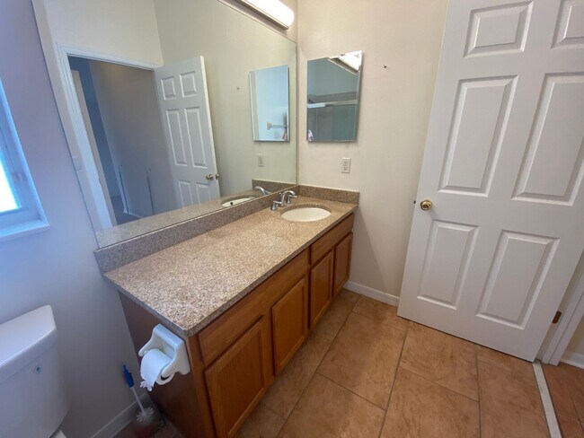 Building Photo - 3 Bedroom 2 bath Home in Cypress Lakes