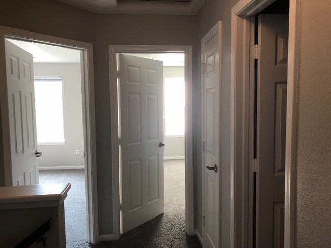 Building Photo - 13098 Sterling Cmns