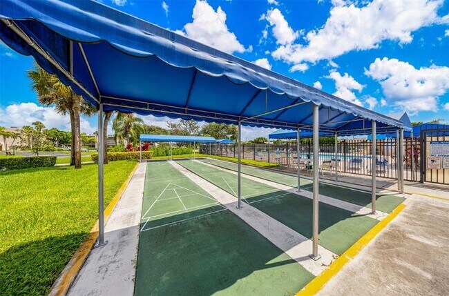 Building Photo - 5250 Las Verdes Cir