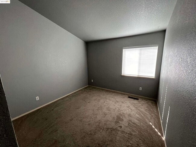 Building Photo - 293 Amberleaf Way