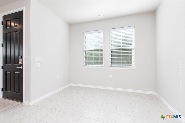 Building Photo - 121 Lafitte Dr
