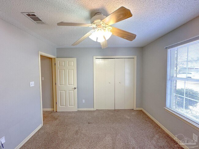 Building Photo - 5105 Westport Dr