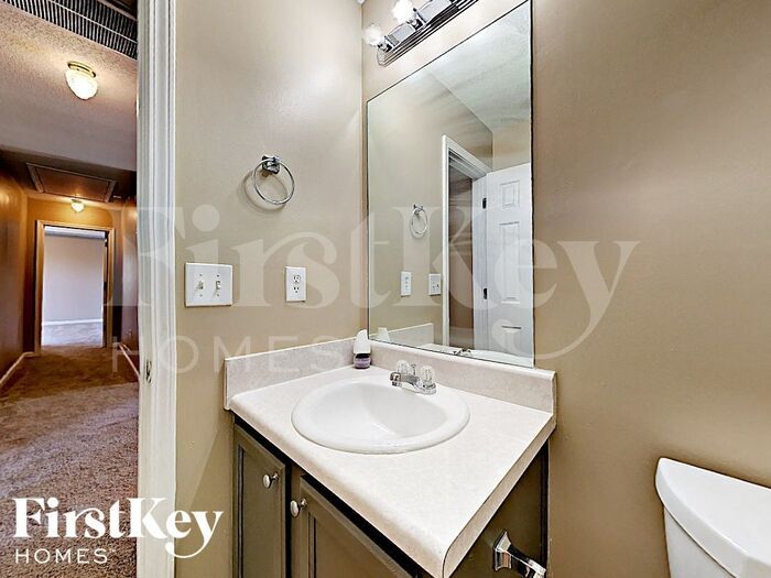 Building Photo - 164 Penny Ln