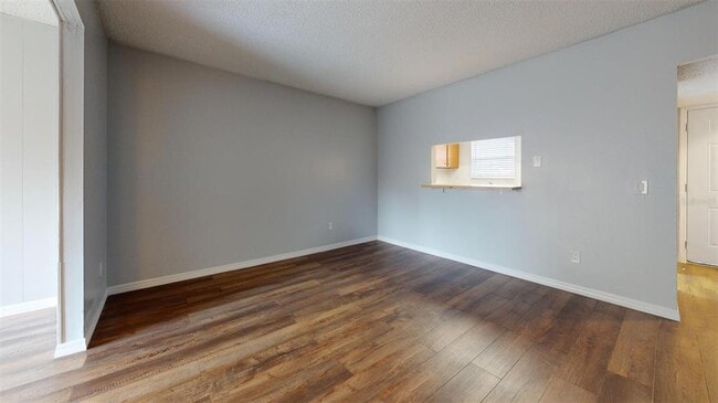 Building Photo - 2151 Alicia Dr