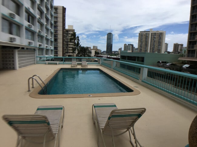 Building Photo - Kapiolani Terrace remodeled Studio.