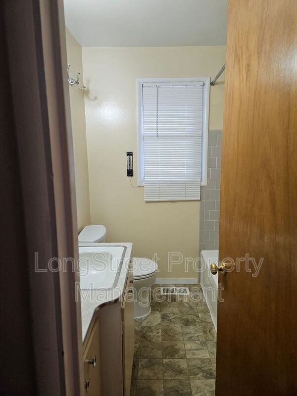 Building Photo - 911 NW 27th St