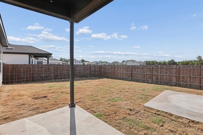 Building Photo - 709 Hummingbird Ln