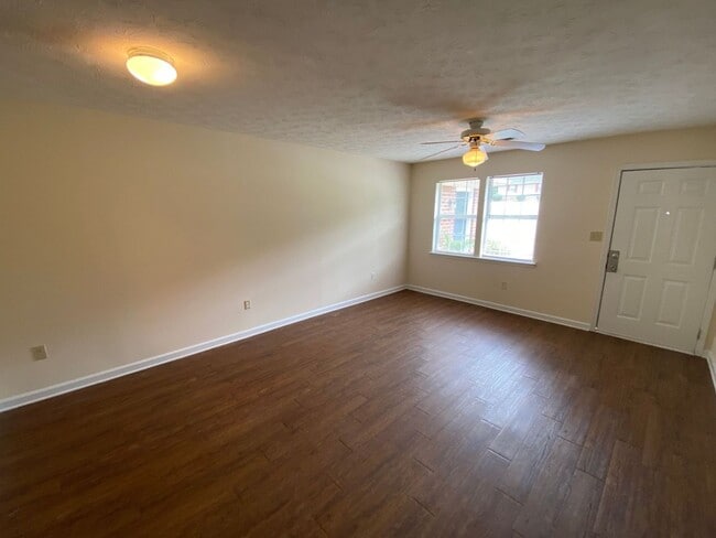 Building Photo - PRE-LEASING FOR AUGUST 2026!