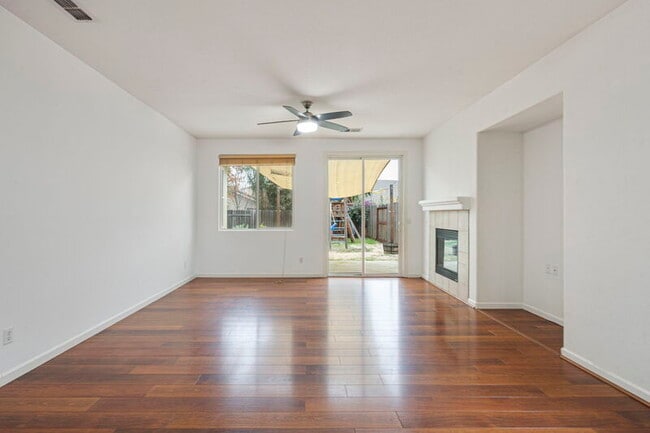 Building Photo - 5755 Amnest Way