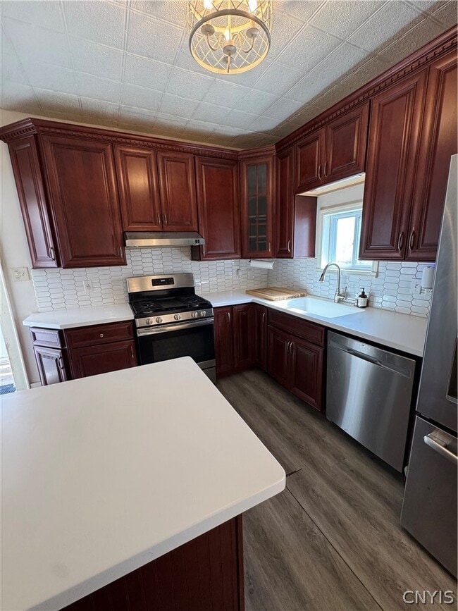 Building Photo - 220 Delhi St