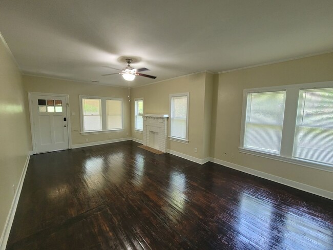 Building Photo - 4919 Avenue O