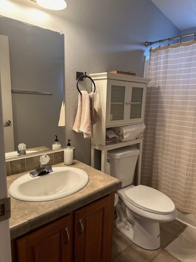 Building Photo - Fully Furnished 3-Bedroom Home with Spacio...