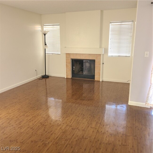 Building Photo - 636 Yacht Harbor Dr