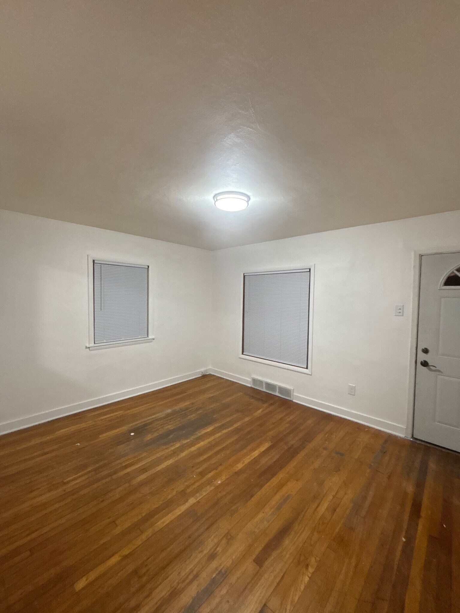 Building Photo - 1538 Shell St