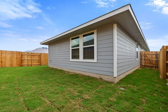 Building Photo - 187 Living Reef Dr