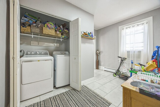 Building Photo - Cozy 2-Bedroom, 1 Bath Apartment in Plymou...