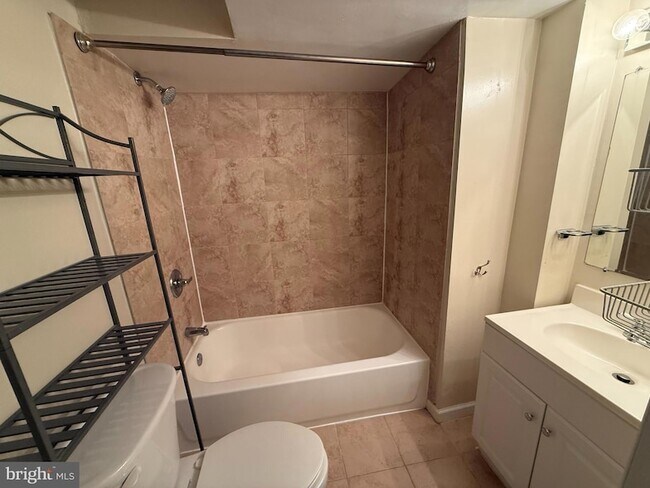 Building Photo - 3288 Wyndale Ct