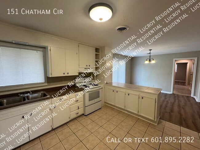 Building Photo - 151 Chatham Cir