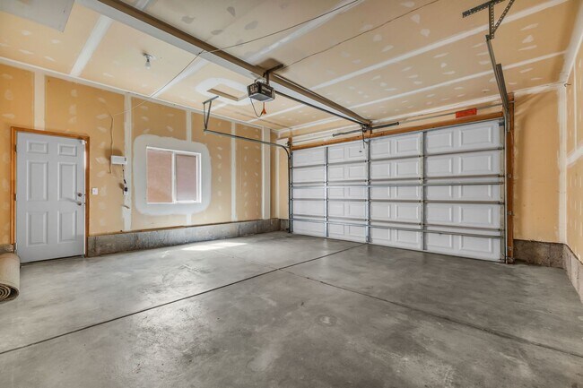 Building Photo - Spacious 4-Bedroom Home Near Hill Air Force Base
