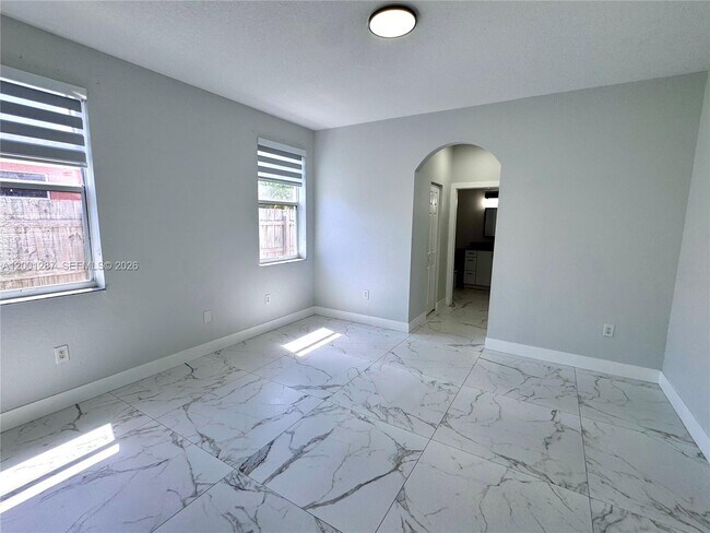 Building Photo - 21405 Ingraham Ave Rd