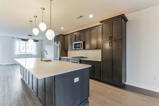 Building Photo - Stunning Carriage Home in the King of Prussia Town Center