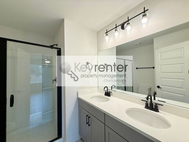 Building Photo - 1674 S Watkins St