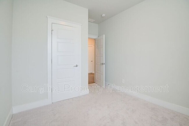 Building Photo - 5939 Ardrey Kell Rd