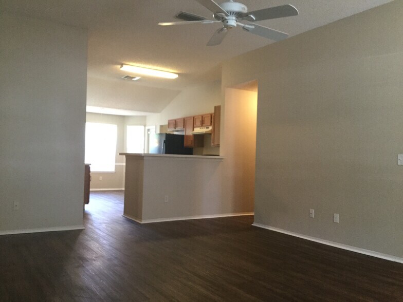 Building Photo - 541 Coventry Ct
